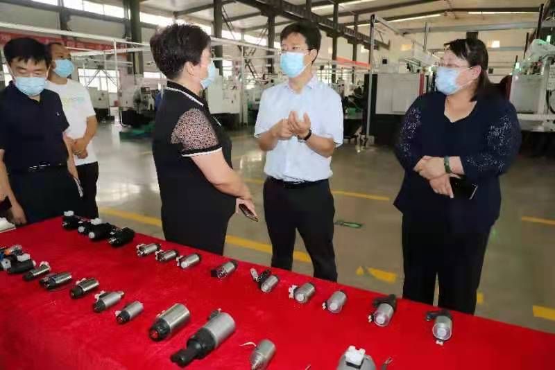 三级插bb视频安阳市市长高永一行莅临我公司参观调研